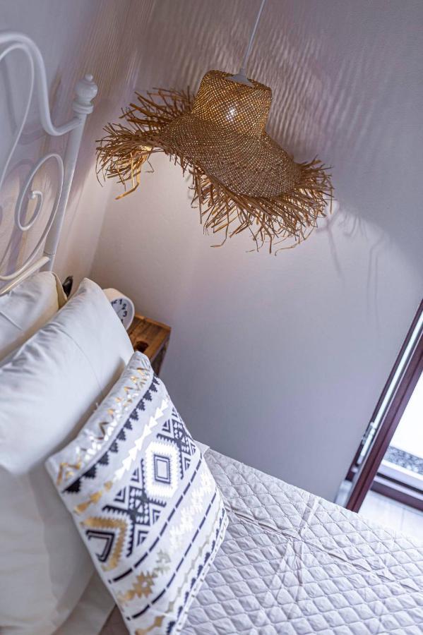 Althea Apartments 2 Chalki Town ภายนอก รูปภาพ